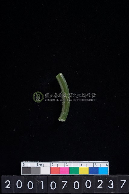 玉耳飾