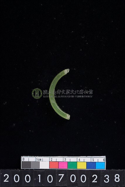 玉耳飾