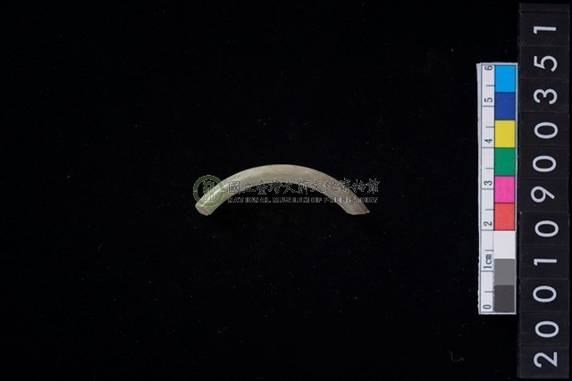 玉耳飾