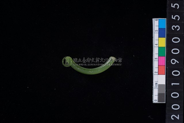 玉耳飾