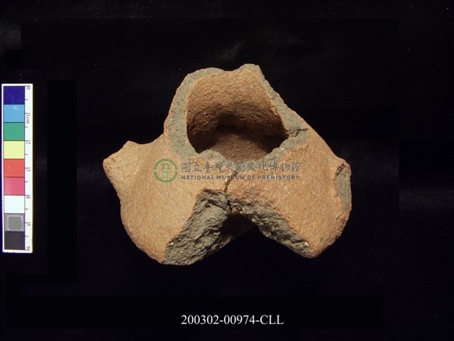 雙豎把圈足罐