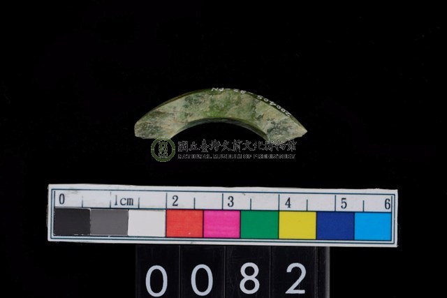 玉耳飾