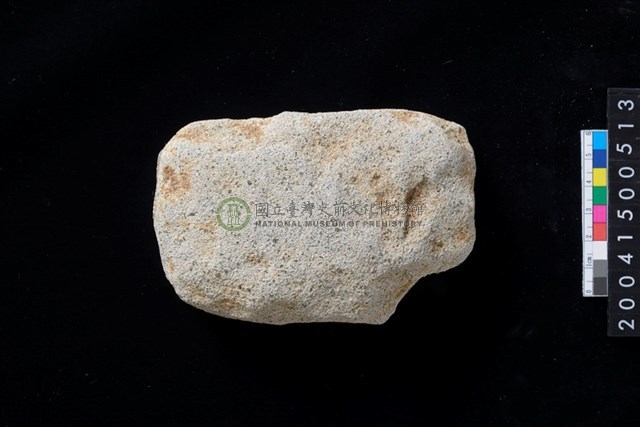 磨製石斧殘件