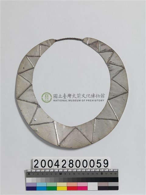 銀製胸飾