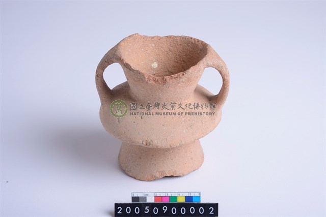 雙豎把折腹圈足小陶罐