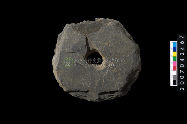 石環製作材料-中央帶小啄孔打製圓板