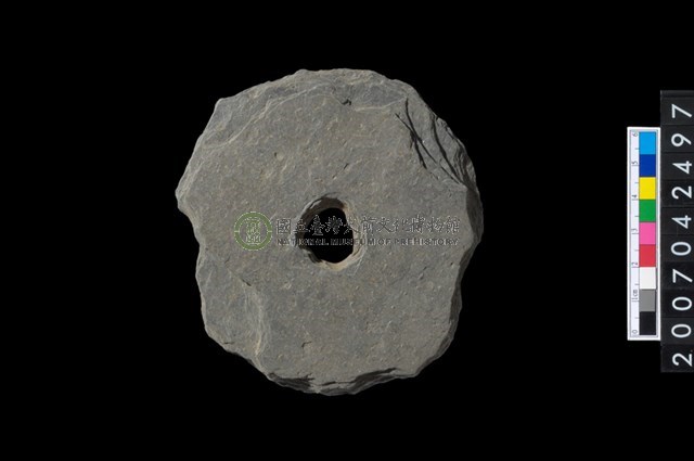 石環製作材料-中央帶小啄孔打製圓板