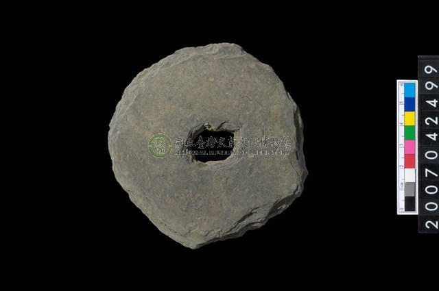 石環製作材料-中央帶小啄孔打製圓板