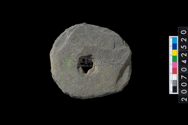 石環製作材料-中央帶小啄孔打製圓板