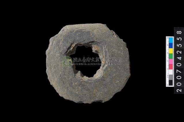 石環製作材料-中央帶大啄孔打製圓板