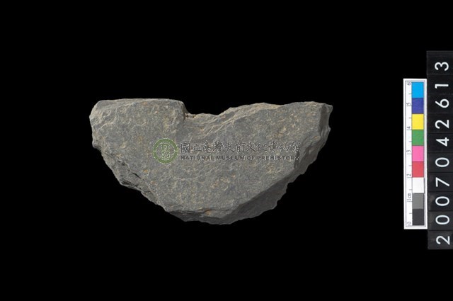 石環製作材料-中央帶小啄孔打製圓板