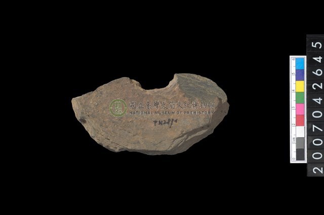 石環製作材料－中央帶小啄孔打製圓板