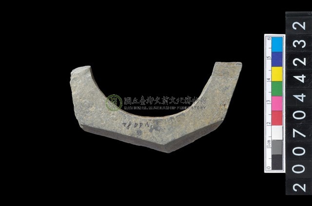 石環製作材料－帶搓磨痕石環粗胚
