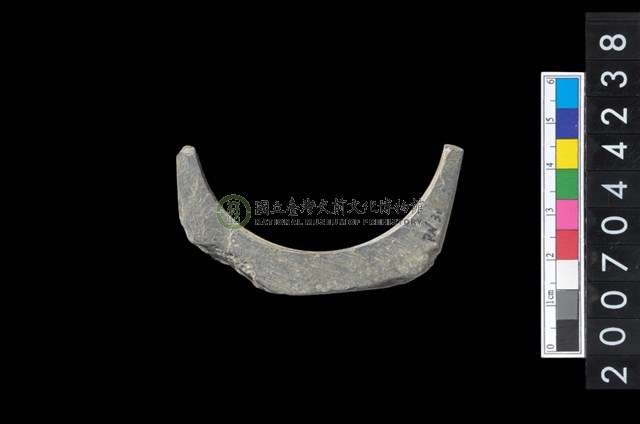 石環製作材料－帶搓磨痕石環粗胚