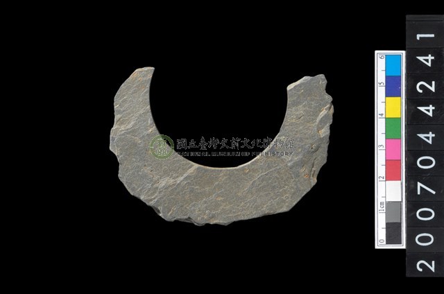 石環製作材料－帶搓磨痕石環粗胚