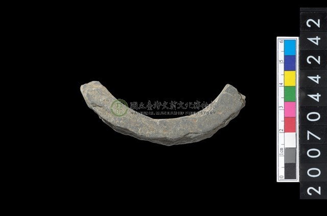 石環製作材料－帶搓磨痕石環粗胚