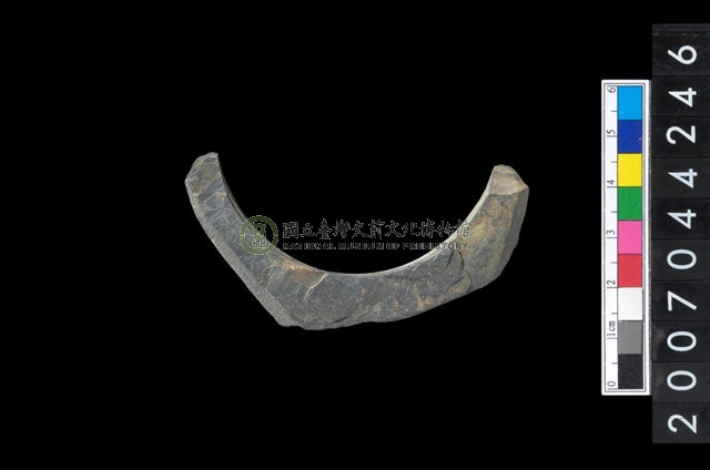 石環製作材料－帶搓磨痕石環粗胚