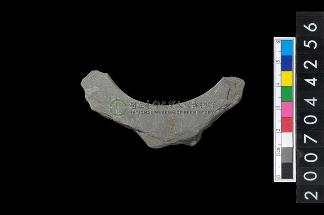 石環製作材料－帶搓磨痕石環粗胚