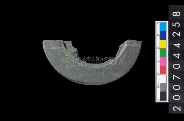 石環製作材料－帶搓磨痕石環粗胚