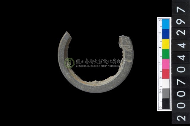 石環製作材料－帶搓磨痕石環粗胚