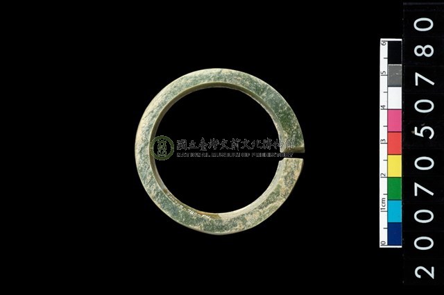 環狀玦形耳飾