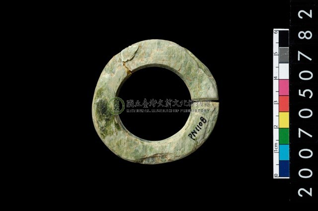 環狀玦形耳飾