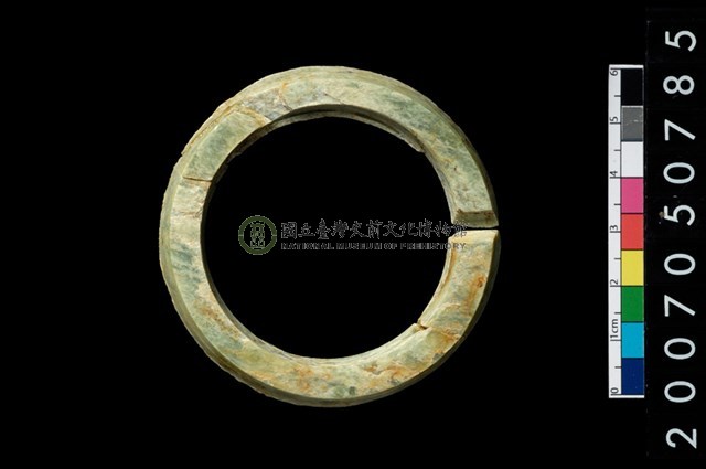 環狀玦形耳飾