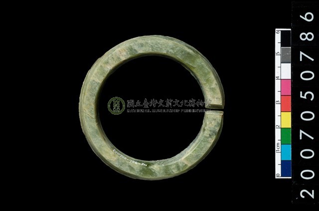 環狀玦形耳飾
