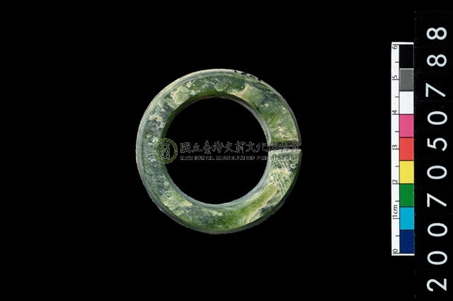 環狀玦形耳飾