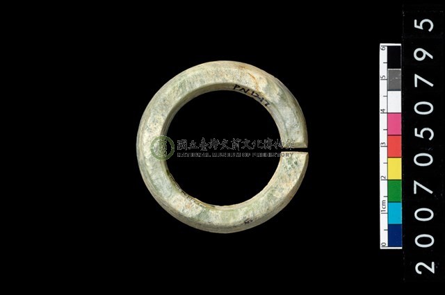 環狀玦形耳飾