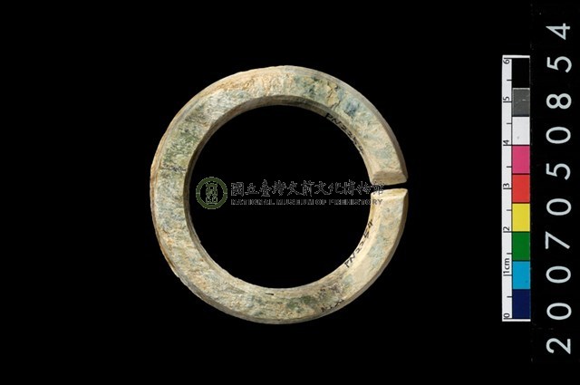 環狀玦形耳飾