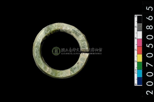 環狀玦形耳飾