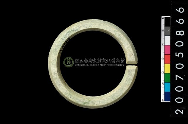 環狀玦形耳飾