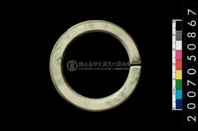 環狀玦形耳飾