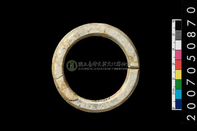 環狀玦形耳飾