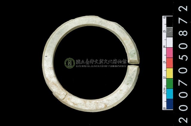 環狀玦形耳飾