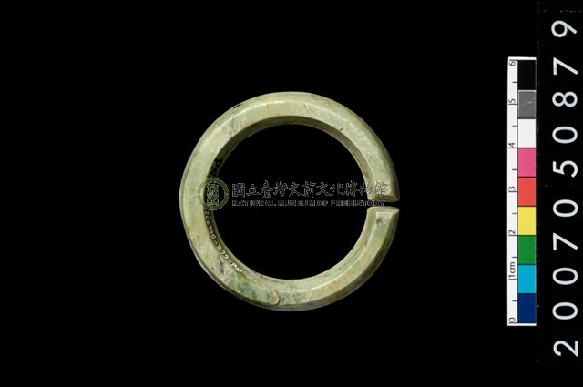 環狀玦形耳飾