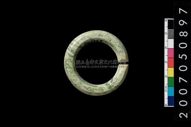 環狀玦形耳飾