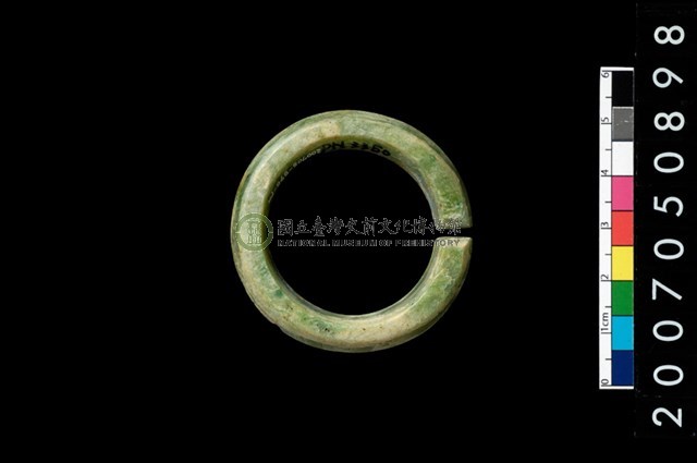 環狀玦形耳飾