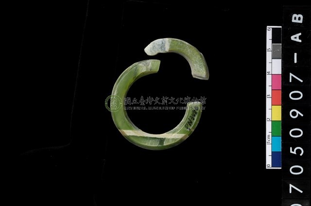 環狀玦形耳飾