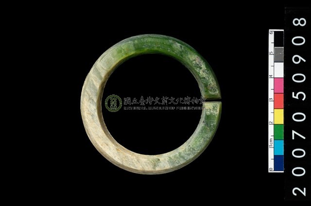 環狀玦形耳飾