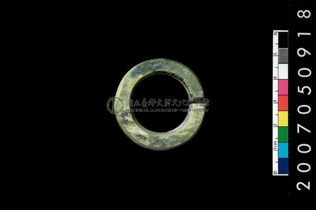 環狀玦形耳飾