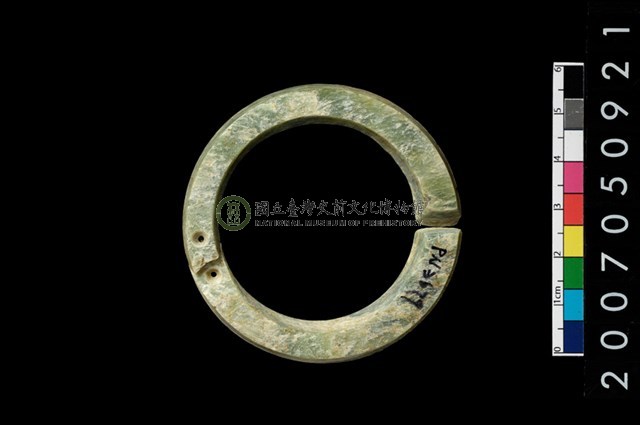 環狀玦形耳飾