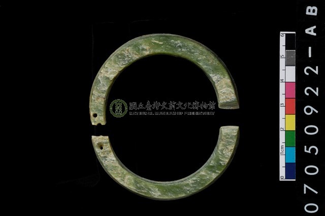 環狀玦形耳飾