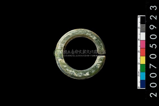環狀玦形耳飾