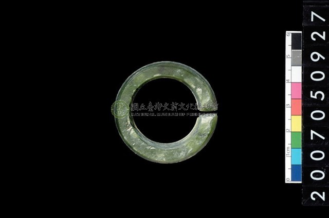 環狀玦形耳飾