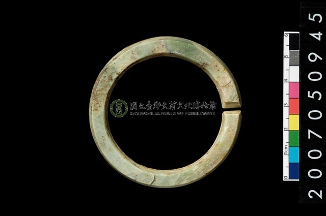 環狀玦形耳飾
