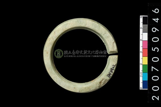 環狀玦形耳飾