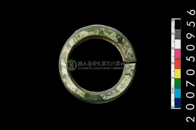環狀玦形耳飾