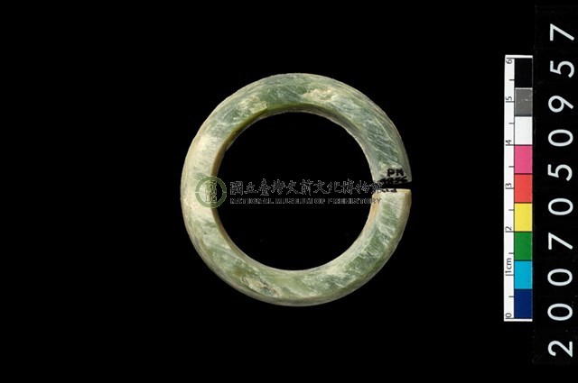 環狀玦形耳飾